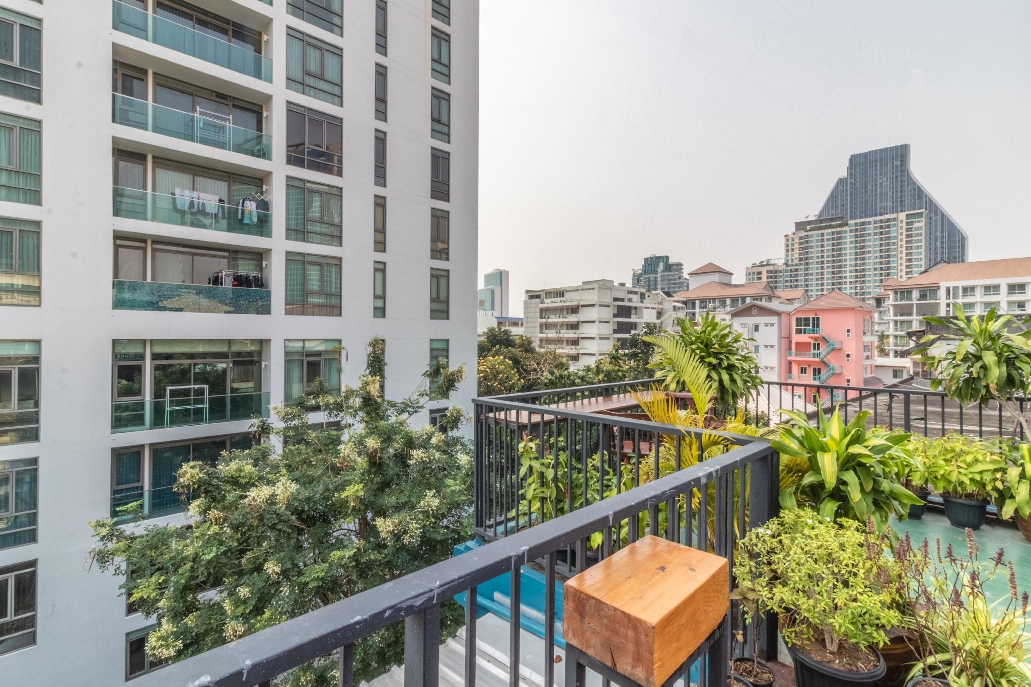 Every Surawong Bangkok Esterno foto