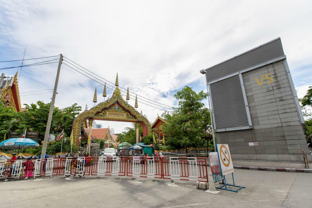 Every Surawong Bangkok Esterno foto